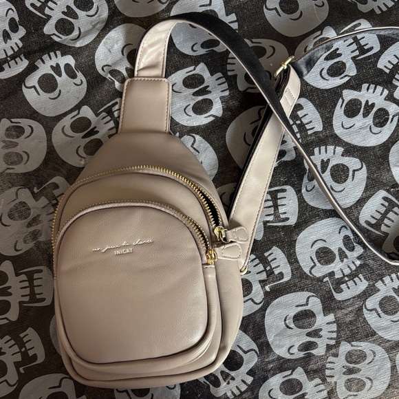 Handbags - Beige/Gray Crossbody Bag with Gold Accents and adjustable straps​​